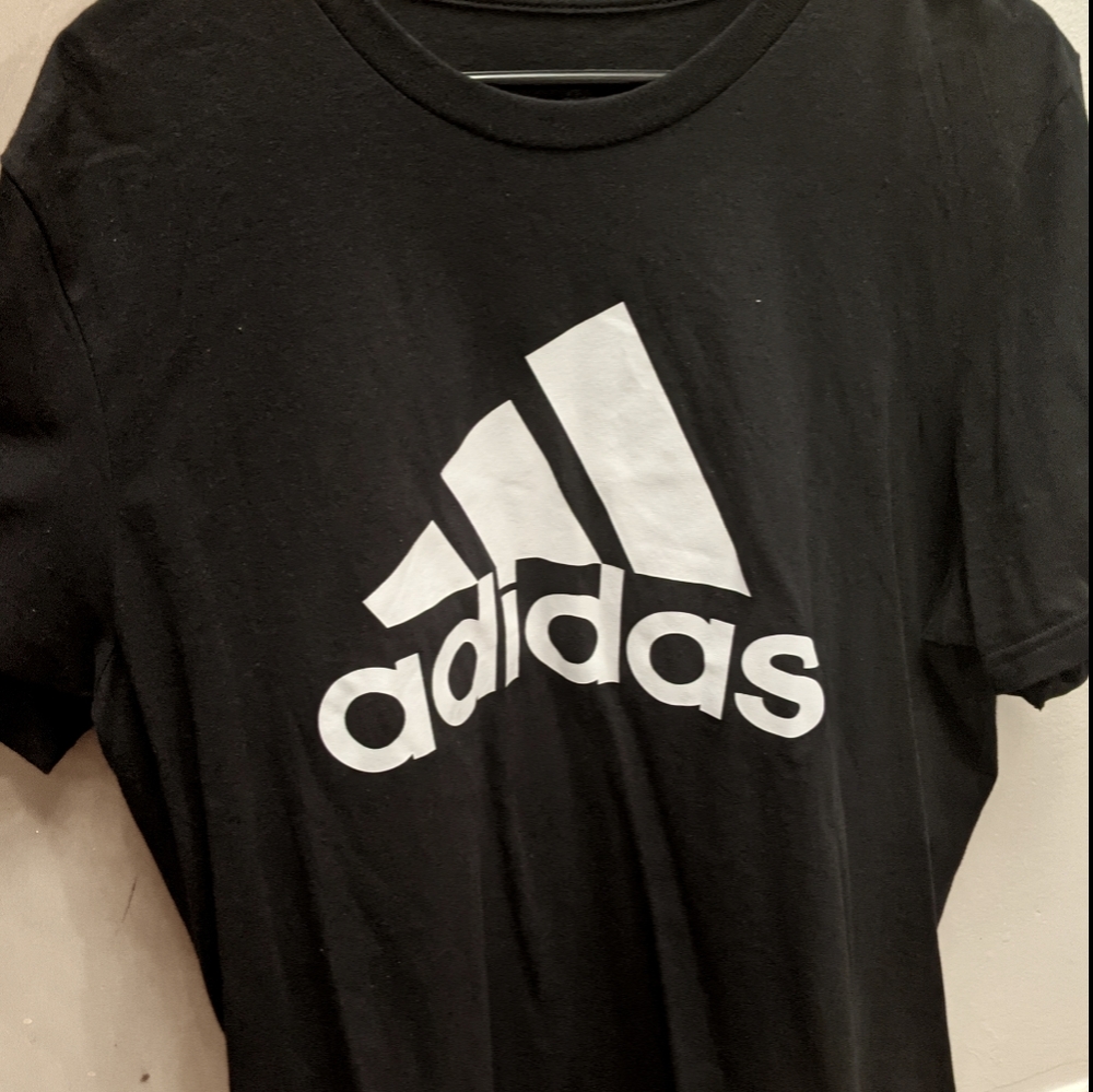 Adidas tee